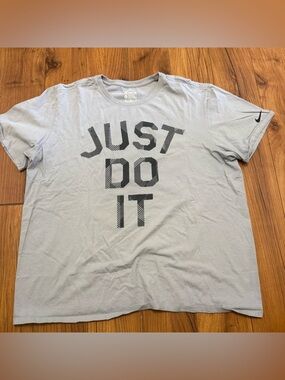 Nike T-Shirt size XL